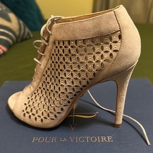 Pour Le Victoire suede string up cut out bootie! NEW IN BOX